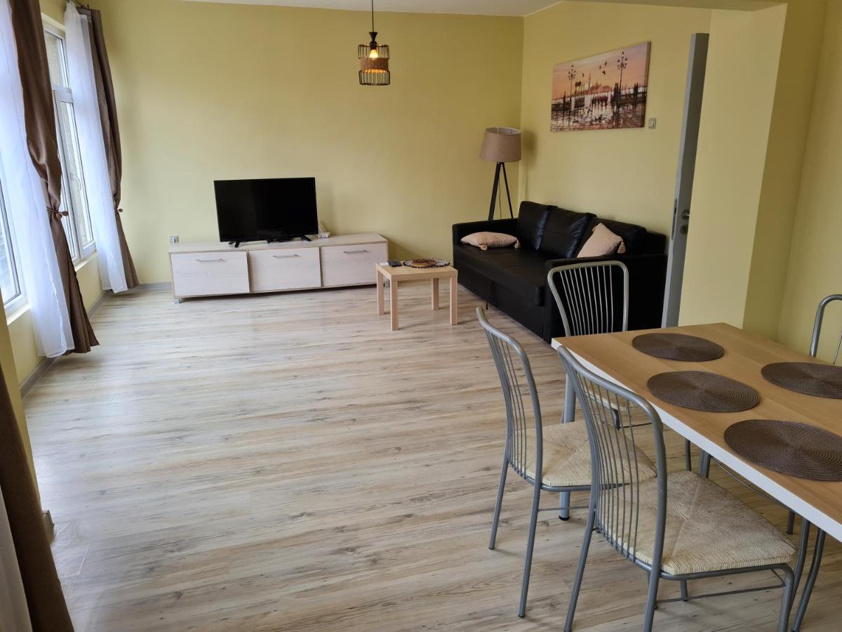 Spacious Apartment "Sunny Sofia" In The Heart Of Varna City Exterior foto