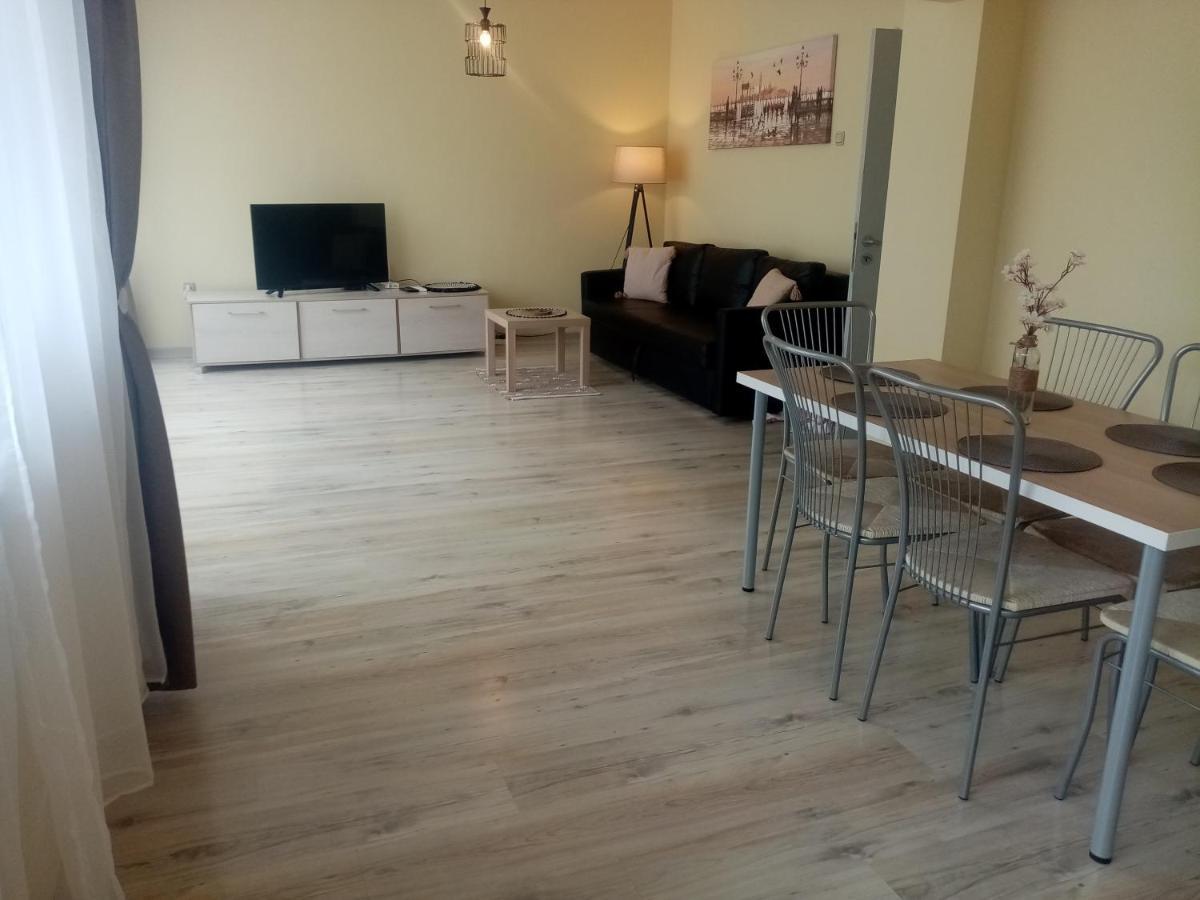 Spacious Apartment "Sunny Sofia" In The Heart Of Varna City Exterior foto
